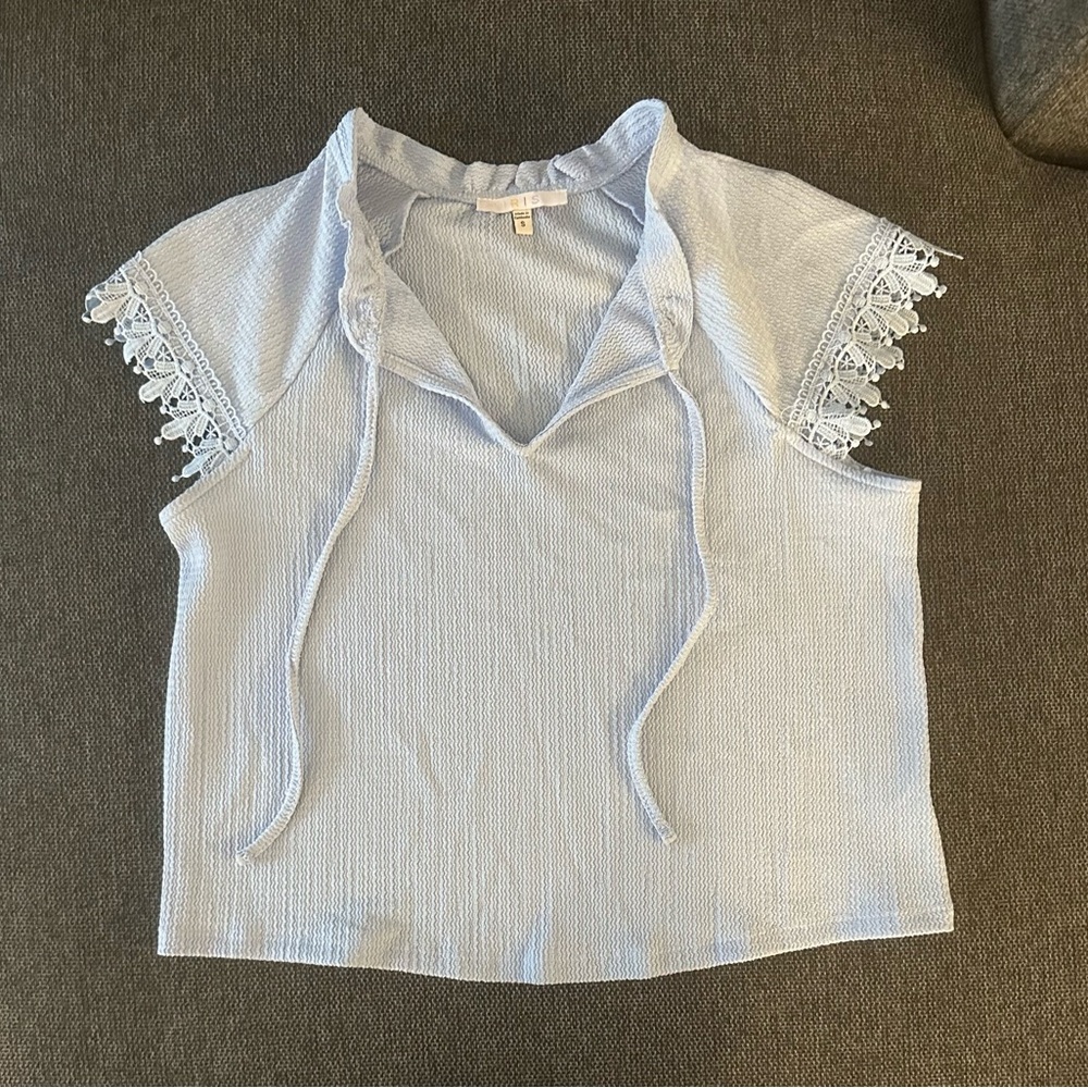 Women's Light Blue Lace Sleeve Top